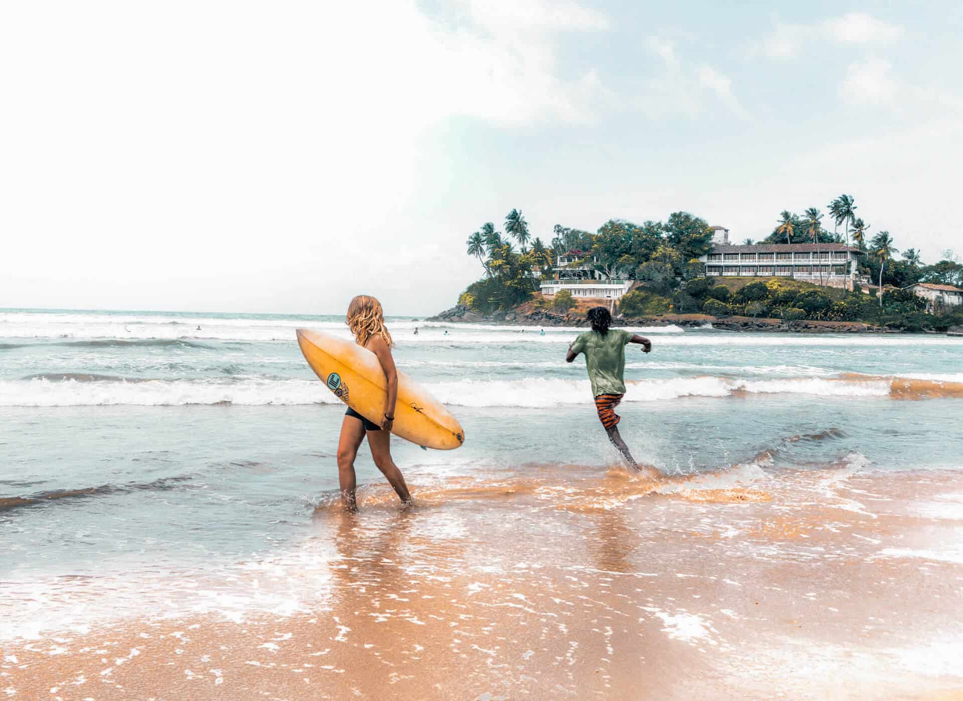 Унаватуна пляж с черепахами. Унаватуна Шри Ланка. Унаватуна серфинг. Пляж Унаватуна серфинг. Шри Ланка Унаватуна пляж черепах.